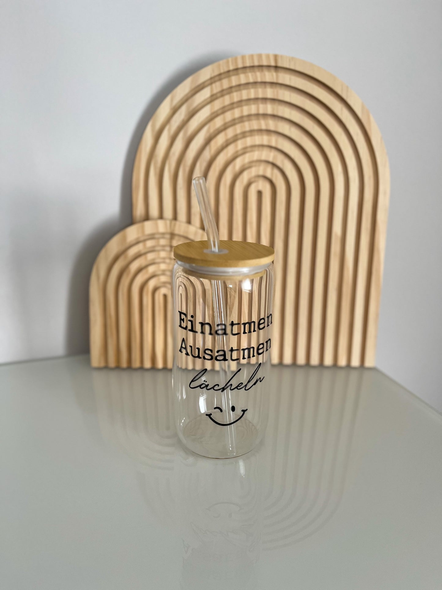 Trinkglas - Einatmen, Ausatmen, lächeln